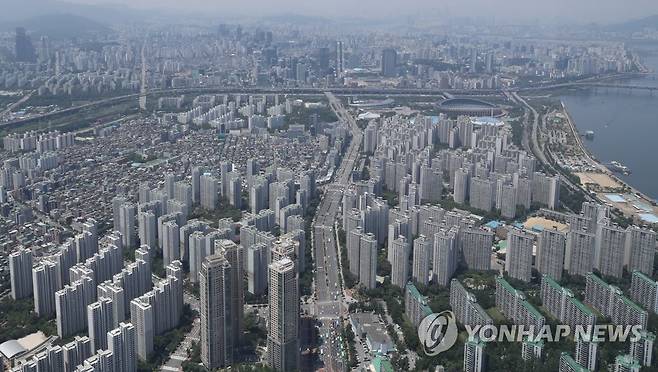 토지거래허가구역으로 묶인 서울 송파구 잠실 일대 아파트 단지 모습 [연합뉴스 자료사진]