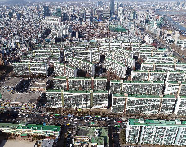 /서울 강남구 대치동의 재건축 대상 아파트