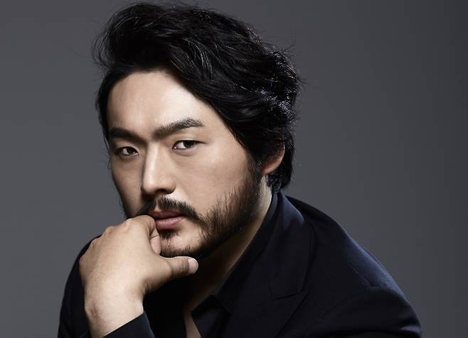 바리톤 이응광이 오는 7월 18일 오전 11시30분 ‘모차르트, 다 폰테를 만나다’라는 타이틀로 엘토요콘서트 토요 클래식 산책 무대에 선다.