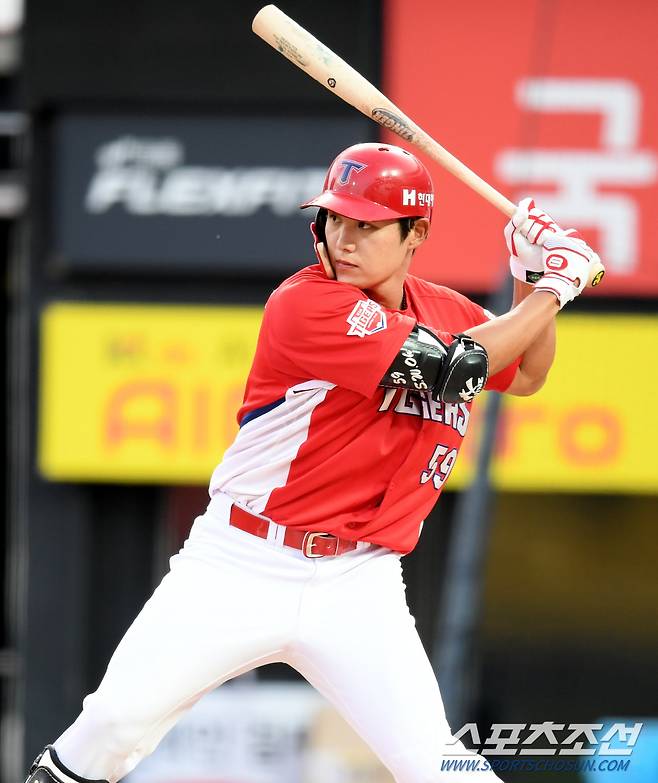 KIA 타이거즈와 KT 위즈의 2020 KBO 리그 경기가 11일 수원 KT위즈파크에서 열렸다. KIA 오선우가 타격에 임하고 있다. 수원=허상욱 기자 wook@sportschosun.com/2020.06.11/