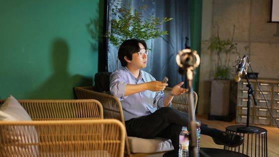 지난 4월 28일 열린 폴인 온라인 컨퍼런스 〈코로나19, 다음 10년이 지금 결정된다〉 워크 세션에 참여한 정재석 프리랜서네트워크 대표는
