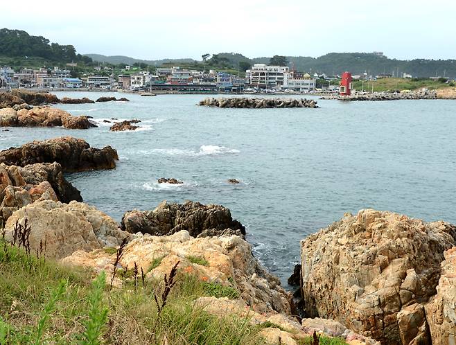기장에서 해운대로 이어지는 해변은 늠름한 동해의 기상을 간직하고 있다