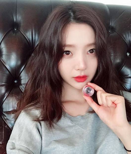 ▲ 배우 겸 작가 송채윤. 출처ㅣ송채윤 인스타그램