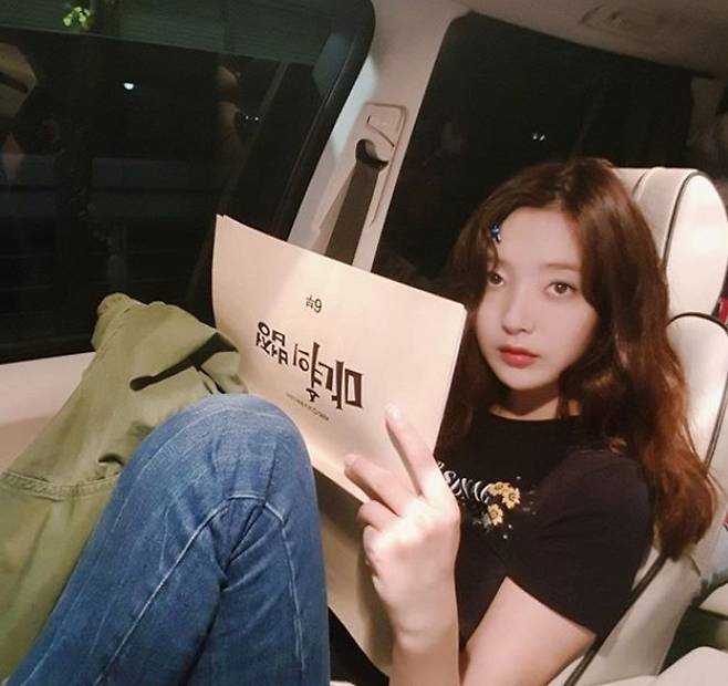 ▲ 배우 겸 작가 송채윤. 출처ㅣ송채윤 인스타그램