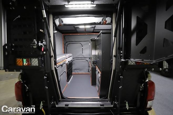 캠퍼의 실내 모습