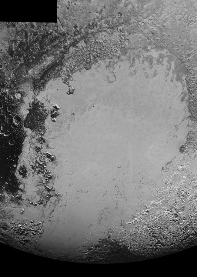 명왕성의 거대한 질소로 이루어진 얼음 평지인 ‘스푸트니크 평원’(Sputnik Planum).