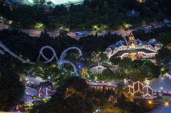 대구 이월드 야경. 83타워에서 내려다본 풍경이다. 아기자기한 사진 포인트가 많다. 장진영 기자