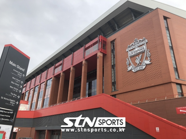 스크르텔이 헌신한 리버풀. 그 홈구장 안 필드.