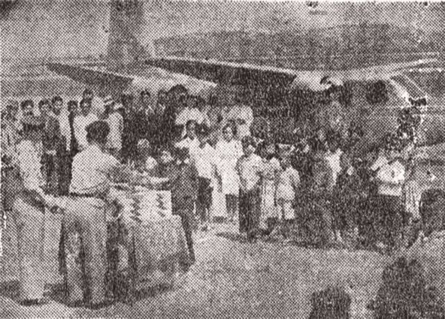 1955년 여의도에서 공군이 주관한 어린이 비행 체험 행사.