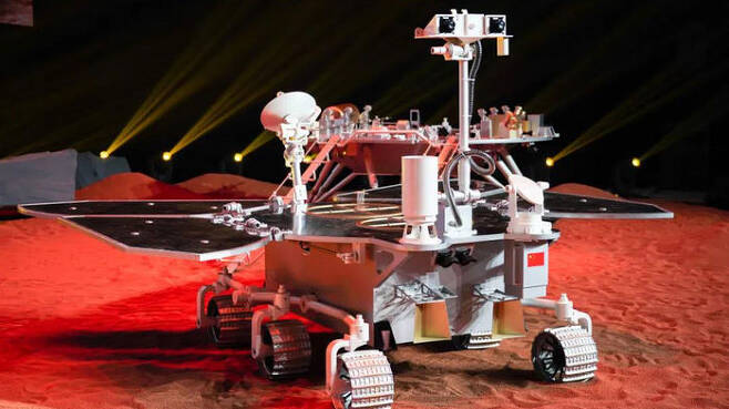 중국의 화성 탐사 로버 '톈먼 1호'
