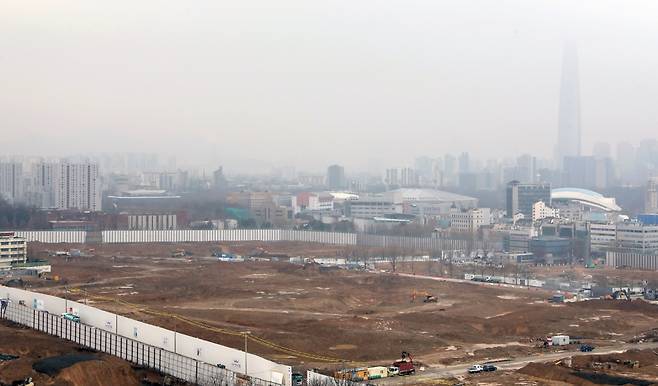 서울 강동구 둔촌주공아파트 재건축이 분양가상한제를 피할 수 있을지 주목된다. 사진은 둔촌주공아파트 재건축 공사 현장. /사진=뉴시스 김병문 기자