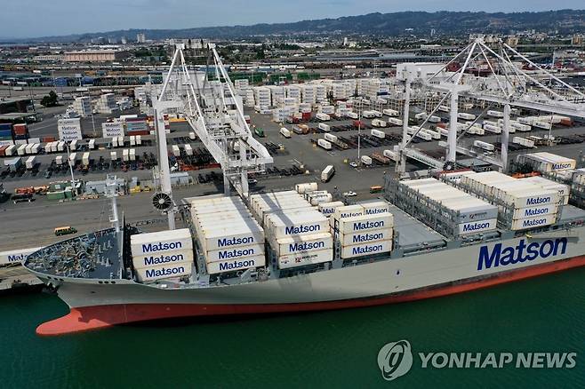 미국 캘리포니아주 오클랜드항의 컨테이너선 [AFP/게티이미지=연합뉴스]