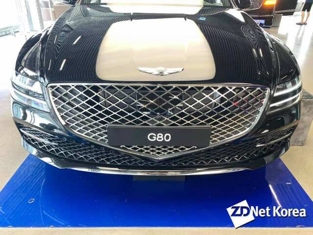 제네시스 3세대 G80  앞모습. 그릴쪽 레이더가 어댑티브 크루즈 컨트롤 뿐만 아니라 긴급 제동 활용에 도움을 준다.