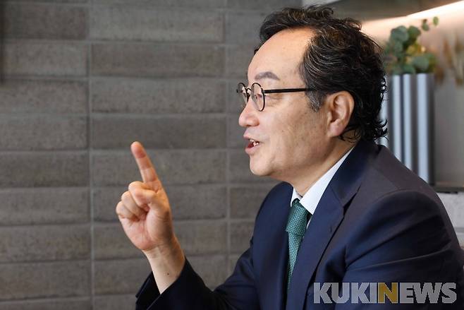 한국 월드비전 신임 회장으로 선임된 조명환 건국대학교 생명과학특성학과 교수를 31일 만났다.&nbsp;