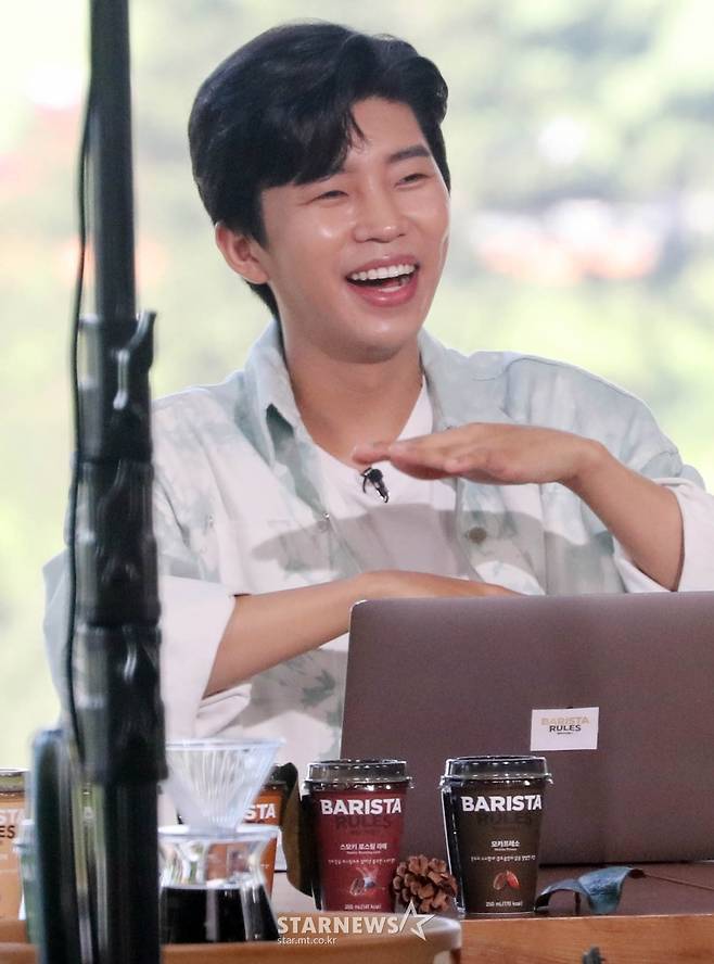 임영웅 '계단말고~ 엘리베이터!'[★포토]