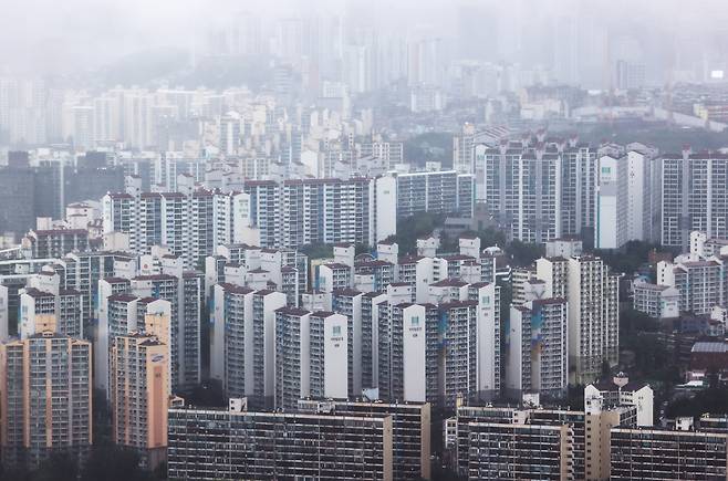 지난해 종합부동산세가 전년 대비 1조5000억원이 증가해, 3조3000억원이 걷힌 것으로 집계됐다. 사진은 용산, 마포구 일대 아파트. [연합]