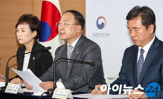 홍남기 경제부총리 겸 기획재정부장관. [사진=조성우기자]