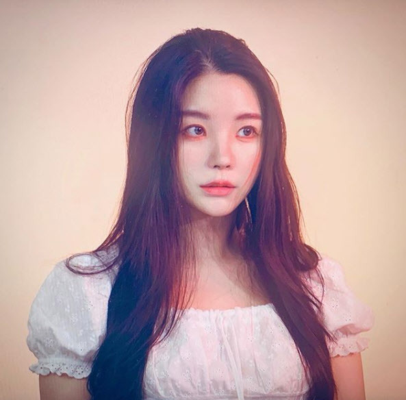 (사진=레이나 인스타그램)