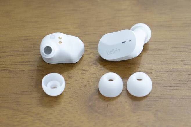 벨킨 사운드폼은 밀폐형(커널형) 형태로 돼있어, 착용 시 외부 소음이 차단된다. 출처=IT동아
