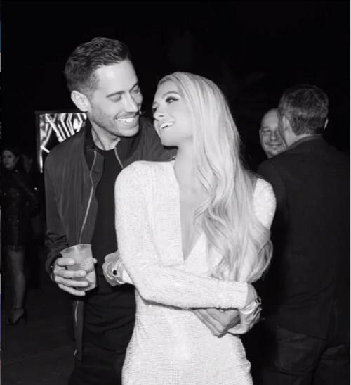 패리스 힐튼(오른쪽)과 그의 남자친구 카터 리움. 출처|패리스힐튼 개인 SNS