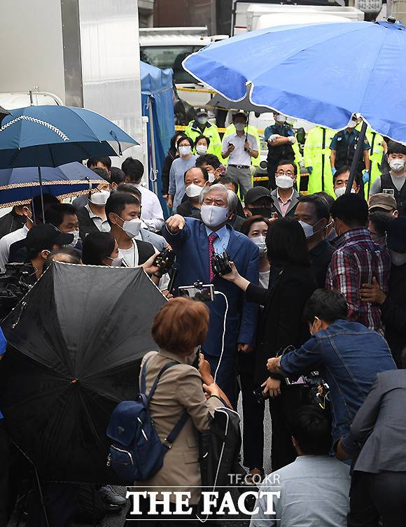 '거기 치우세요!'