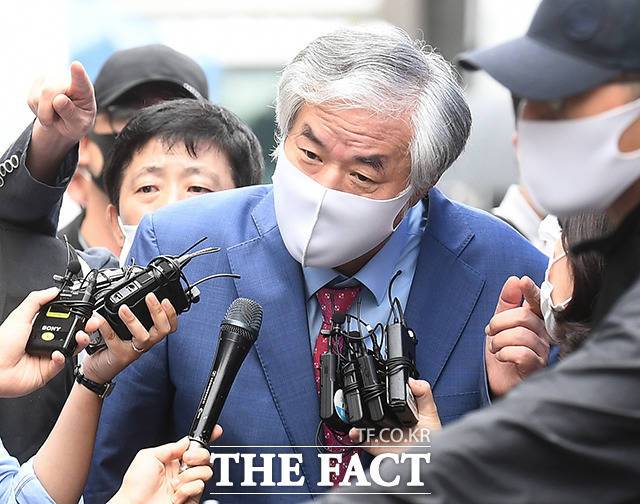 마지막까지 자신의 의견 피력하고