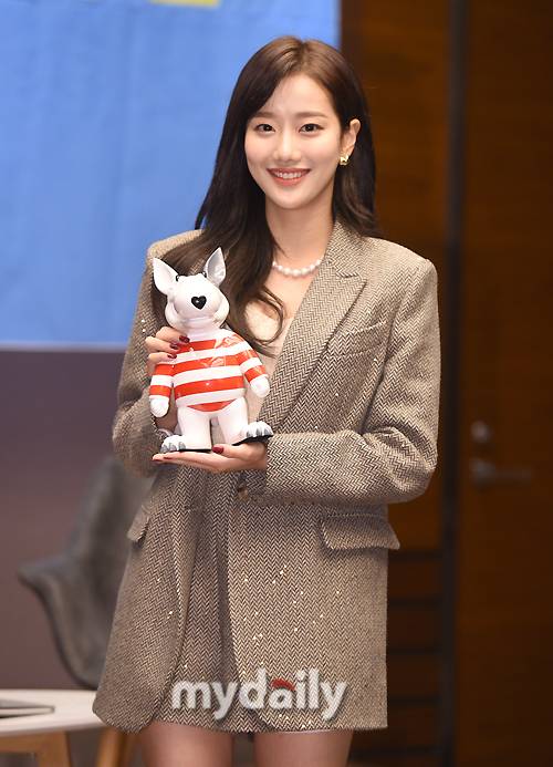 ▲ 이나은 'BIAF2020 홍보대사예요'