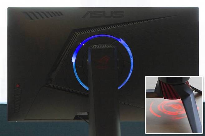 모니터 후면의 스탠드 테두리, 그리고 스탠드 아래에 LED 조명효과가 적용돼있다. 모니터 후면은 원하는대로 색상을 바꿀 수 있고, 아래쪽은 빨간색으로 고정이다. 출처=IT동아