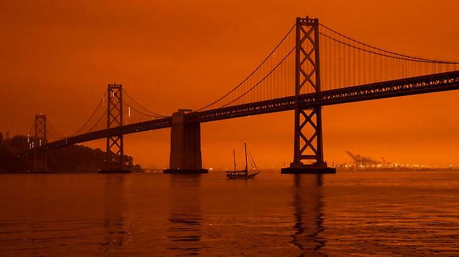 산불로 붉은 미국 샌프란시스코의 하늘 (사진=게티이미지코리아)