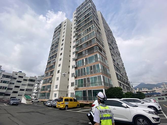 시설안전공단, 공동주택 안전점검에 드론 활용 [한국시설안전공단 제공. 재판매 및 DB 금지]