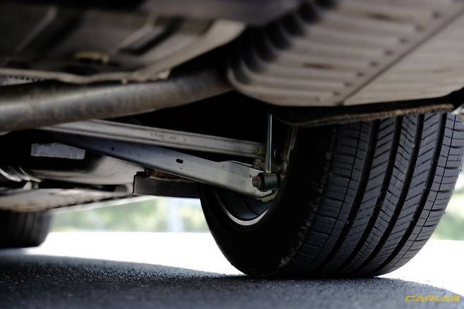 아쉽지만, 마그네틱 라이드 컨트롤 서스펜션은 빠졌다.(스포츠 트림)