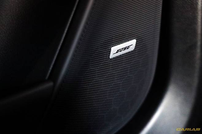 고작 스피커 10개로 울리는 소리가 이토록 좋을 일인가?