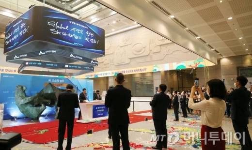 조정우 SK바이오팜 사장이 지난 7월 2일 오전 서울 영등포구 여의도 한국거래소에서 진행된 코스피 신규상장 기념식에 참석해 시초가 확인 후 인사말을 하고 있다. / 사진=김휘선 기자 hwijpg@