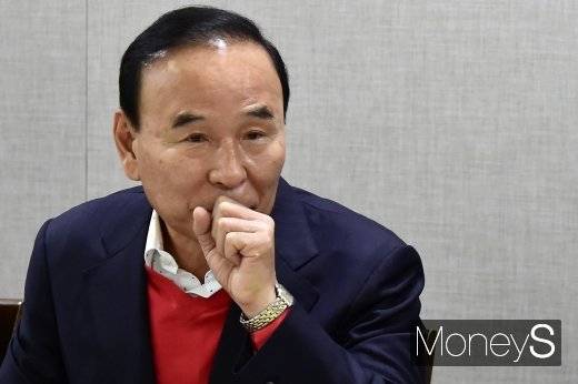 박덕흠 국민의힘 의원이 가족 명의의 건설사 5곳에 1000억원 규모의 공사를 수주했다는 의혹에 휩싸였다. /사진=임한별 기자