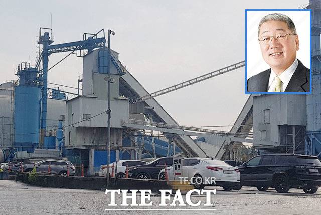 서울시는 성동구 성수동 일대 삼표산업 레미콘 공장 용지를 공원으로 바꾸는 행정절차를 밟고 있다. 오른쪽 위는 정도원 삼표그룹 회장. /더팩트 DB, 삼표 제공