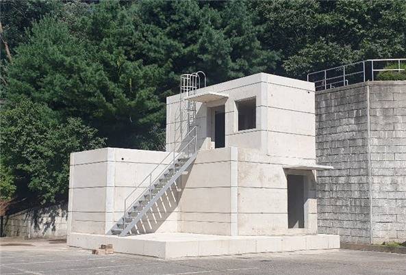 하프-프리캐스트 콘크리트(Half-PC공법)로 시공한 옥탑 구조물 실물 모형./사진제공=대우건설© 뉴스1