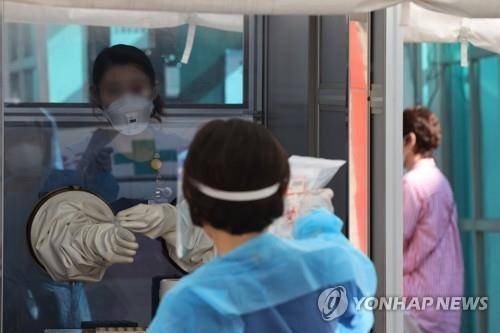 코로나 검사 [연합뉴스 자료사진]