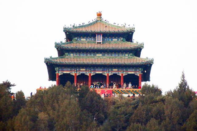 자금성 북문인 신무문을 나와 바라본 경산공원. ⓒ최종명