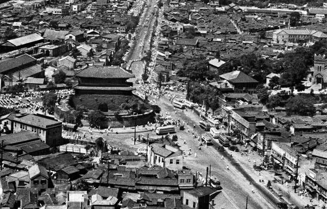 전세권 민법이 제도화된 1958년에 촬영한 서울 동대문 주변 종로일대 항공사진. 한국일보 자료사진
