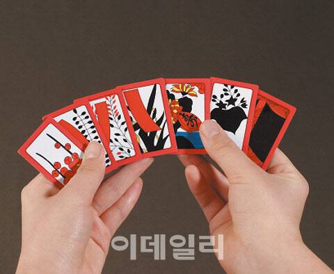 명절에 흔히 즐기는 화투게임인 고스톱(사진=이데일리DB)