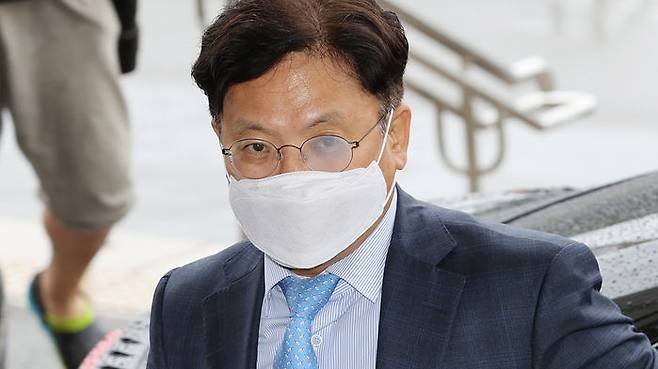 지난 8월 10일, 서울동부지검장으로 보직 변경 신고를 하기 위해 법무부 청사로 들어가고 있는 김관정 당시 대검 형사부장 (사진=연합뉴스)