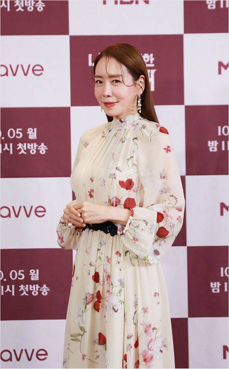 MBN 새 월화드라마 '나의 위험한 아내'에서 심재경 역을 맡은 배우 김정은. (사진=3HW COM 제공)