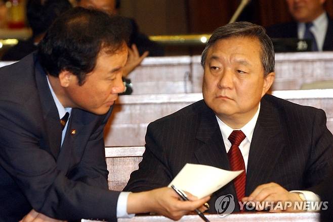 2003년 민주당 정대철대표와 이낙연 비서실장 [연합뉴스 자료사진]