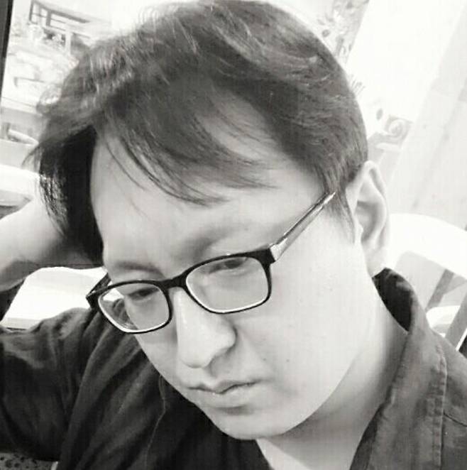 박진성 시인. (페이스북 갈무리) © 뉴스1