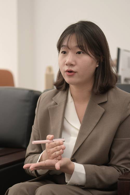 더불어민주당 박성민 최고위원이 지난 6일 “집권여당 지도부 일원으로서 청년·여성들의 목소리를 ‘날것’ 그대로 전하겠다”고 말하고 있다. 하상윤 기자