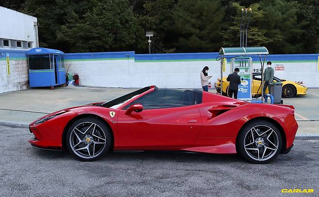 서울로 돌아오는 길, 출발에 앞서 고급유를 든든히 채웠다