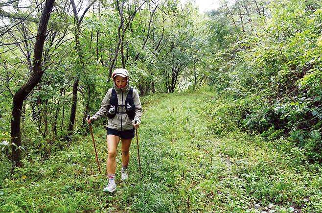 더운 날씨를 예상했지만 거의 대부분 일정에 비가 내려 선글라스보다는 우의와 방수 재킷을 더 많이 사용했다.