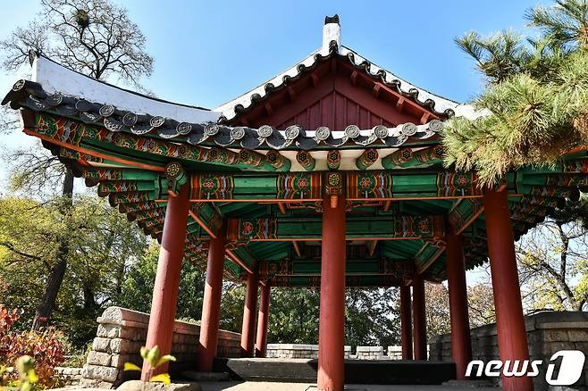 평양 칠성문의 측면 전경. 고구려 평양성 내성의 북문으로 처음 세워졌다. (미디어한국학 제공) 2020.10.31.© 뉴스1