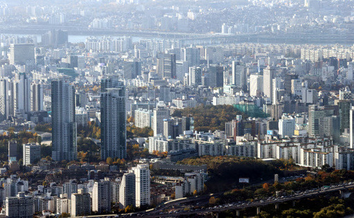 지난 4일 송파구 서울스카이에서 바라본 강남구 일대 아파트 모습. 연합뉴스