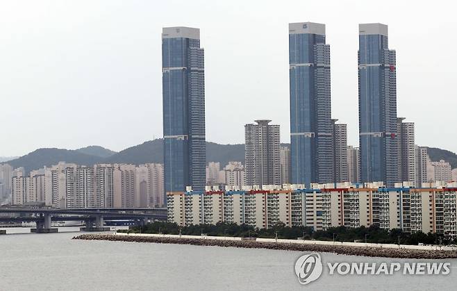 부산 수영구 남구 아파트 [연합뉴스 자료사진]